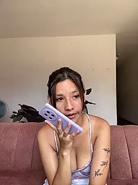 Snapshot of FerneyManti chatting on 1, 5, 2026 FerneyManti online show from 1, 5, 2026