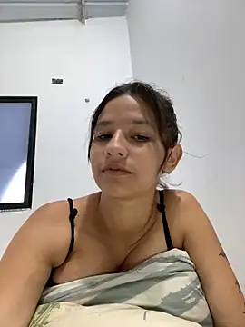 Snapshot of FerneyManti chatting on 22, 5, 2026 FerneyManti online show from 22, 5, 2026