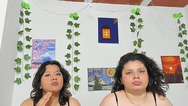 Snapshot of Karol_IsabelCouple chatting on 10, 12, 2024 Karol IsabelCouple online show from 10, 12, 2024