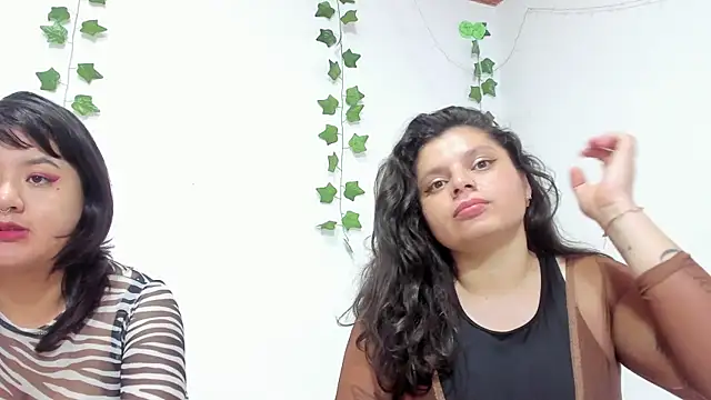 Snapshot of Karol_IsabelCouple chatting on 22, 3, 2025 Karol IsabelCouple online show from 22, 3, 2025