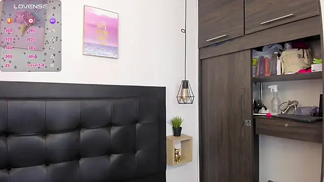 Snapshot of sweet_abby1 chatting on 18, 12, 2024 sweet abby1 online show from 18, 12, 2024