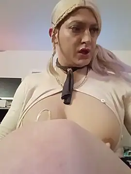 Snapshot of sissytrapdolly24 chatting on 24, 5, 2026 sissytrapdolly24 online show from 24, 5, 2026