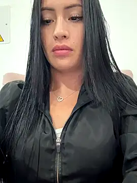 Snapshot of Sara_luna_ chatting on 29, 10, 2025 Sara luna  online show from 29, 10, 2025