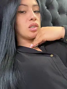Sara luna  online show from 6, 6, 2026
