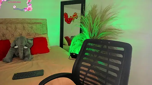 Snapshot of Rihana_hot01 chatting on 21, 3, 2025 Rihana hot01 online show from 21, 3, 2025