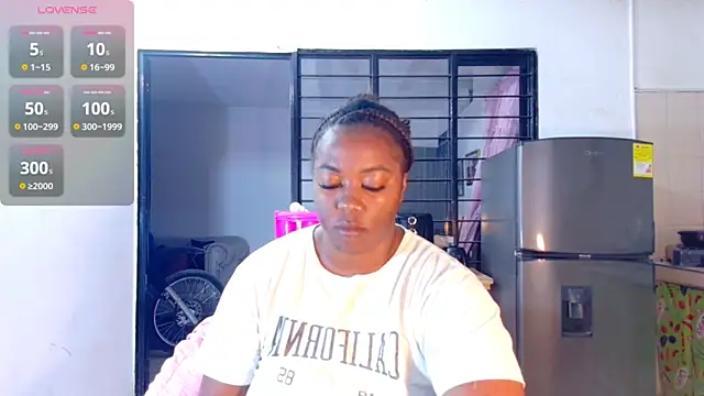 Snapshot of CiaraEbony chatting on 14, 2, 2025 CiaraEbony online show from 14, 2, 2025