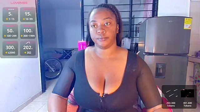 Snapshot of CiaraEbony chatting on 28, 2, 2025 CiaraEbony online show from 28, 2, 2025