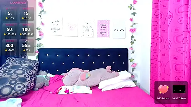 Snapshot of CiaraEbony chatting on 28, 9, 2025 CiaraEbony online show from 28, 9, 2025