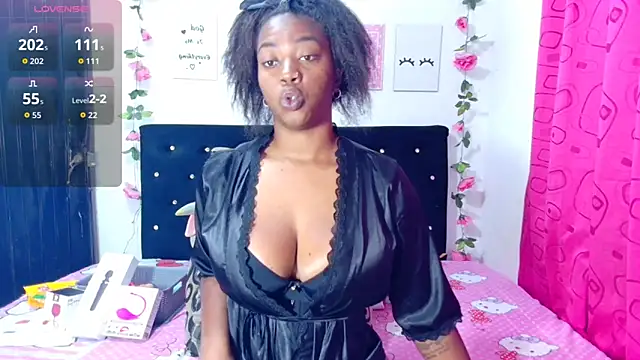 Snapshot of CiaraEbony chatting on 11, 10, 2025 CiaraEbony online show from 11, 10, 2025