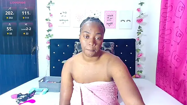 Snapshot of CiaraEbony chatting on 22, 11, 2025 CiaraEbony online show from 22, 11, 2025