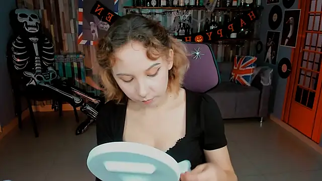 JasmineMilko online show from 22, 10, 2025