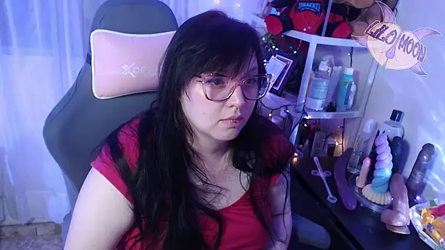 LiloMoon69 online show from 28, 2, 2025