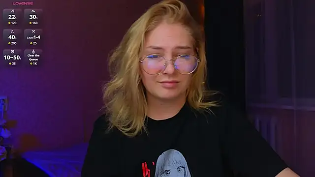 Snapshot of Catherine_River chatting on 1, 10, 2025 Catherine River online show from 1, 10, 2025