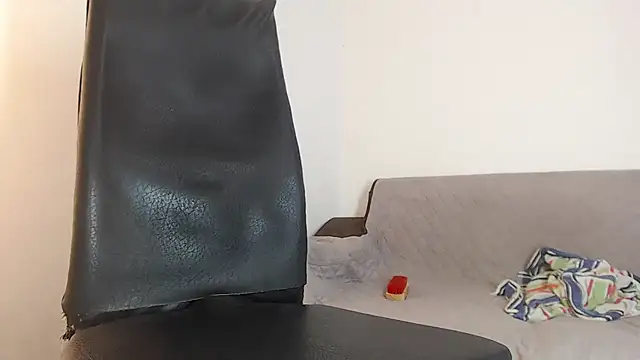 Snapshot of hotbuch11 chatting on 17, 12, 2024 hotbuch11 online show from 17, 12, 2024