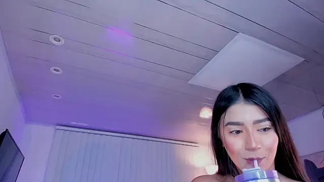 Snapshot of amelie_jhons chatting on 16, 1, 2025 amelie jhons online show from 16, 1, 2025