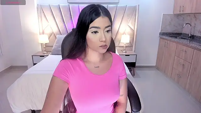 Snapshot of amelie_jhons chatting on 15, 11, 2025 amelie jhons online show from 15, 11, 2025