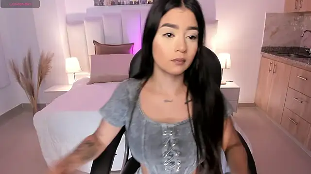 Snapshot of amelie_jhons chatting on 18, 11, 2025 amelie jhons online show from 18, 11, 2025