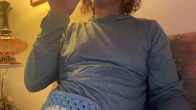 Snapshot of costanza7070 chatting on 19, 11, 2025 costanza7070 online show from 19, 11, 2025