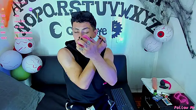 Snapshot of Piggy_Eddy chatting on 23, 10, 2025 Piggy Eddy online show from 23, 10, 2025