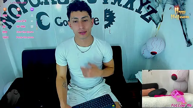 Snapshot of Piggy_Eddy chatting on 31, 10, 2025 Piggy Eddy online show from 31, 10, 2025