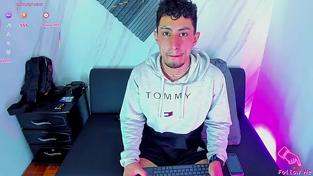 Snapshot of Piggy_Eddy chatting on 28, 11, 2025 Piggy Eddy online show from 28, 11, 2025