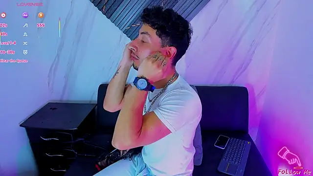 Snapshot of Piggy_Eddy chatting on 2, 12, 2025 Piggy Eddy online show from 2, 12, 2025