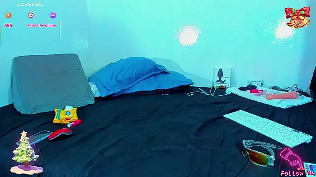 Piggy Eddy online show from 23, 12, 2025