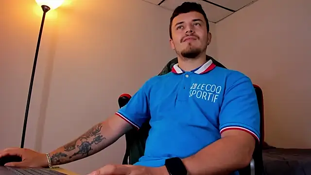 Snapshot of james_connor2 chatting on 8, 3, 2025 james connor2 online show from 8, 3, 2025