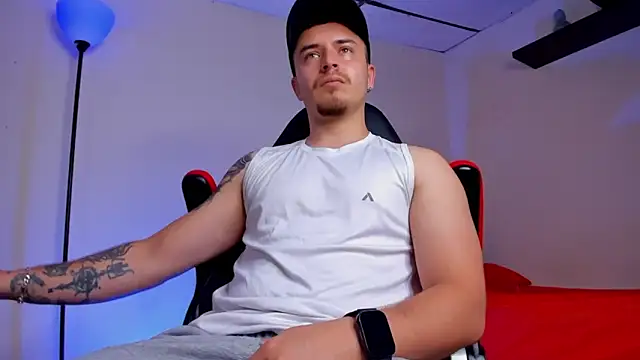 Snapshot of james_connor2 chatting on 4, 10, 2025 james connor2 online show from 4, 10, 2025