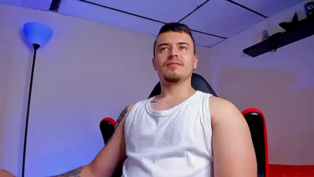 Snapshot of james_connor2 chatting on 5, 10, 2025 james connor2 online show from 5, 10, 2025