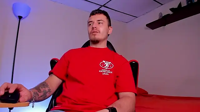 Snapshot of james_connor2 chatting on 13, 10, 2025 james connor2 online show from 13, 10, 2025