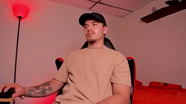 Snapshot of james_connor2 chatting on 18, 10, 2025 james connor2 online show from 18, 10, 2025