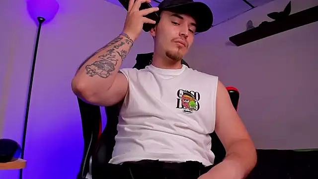 Snapshot of james_connor2 chatting on 5, 11, 2025 james connor2 online show from 5, 11, 2025