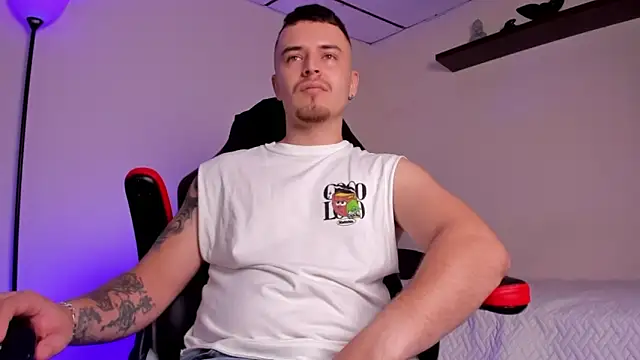 Snapshot of james_connor2 chatting on 12, 11, 2025 james connor2 online show from 12, 11, 2025