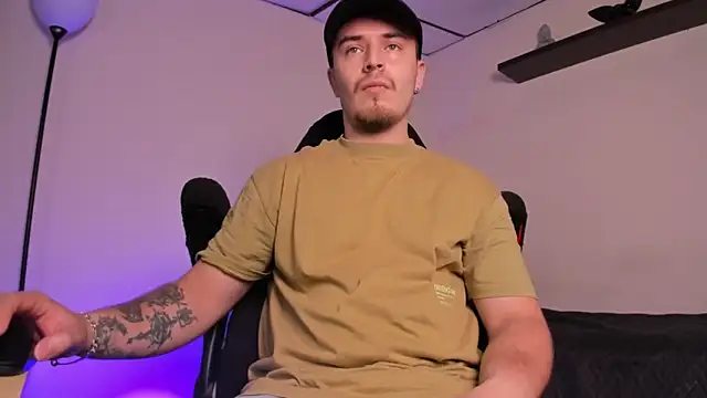 Snapshot of james_connor2 chatting on 29, 11, 2025 james connor2 online show from 29, 11, 2025