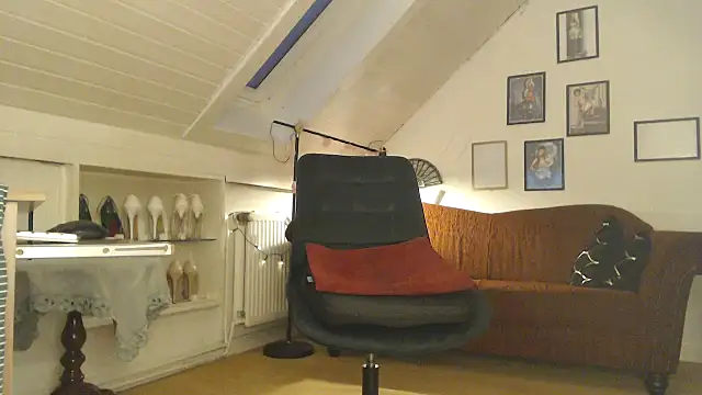 GinaBlonde online show from 13, 1, 2025