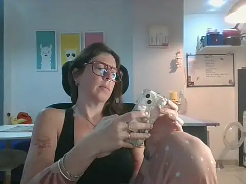 Snapshot of Calentandote chatting on 12, 10, 2025 Calentandote online show from 12, 10, 2025