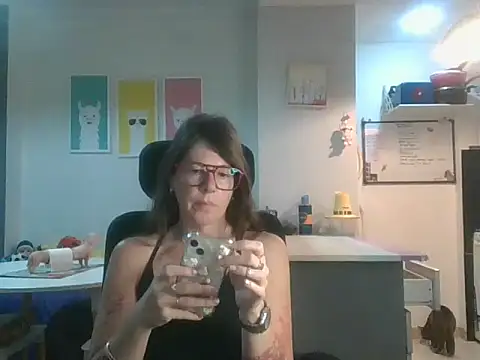 Snapshot of Calentandote chatting on 13, 10, 2025 Calentandote online show from 13, 10, 2025