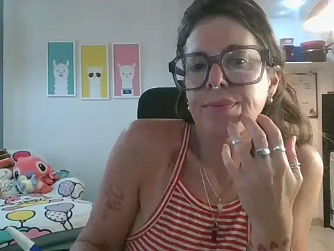 Snapshot of Calentandote chatting on 18, 11, 2025 Calentandote online show from 18, 11, 2025