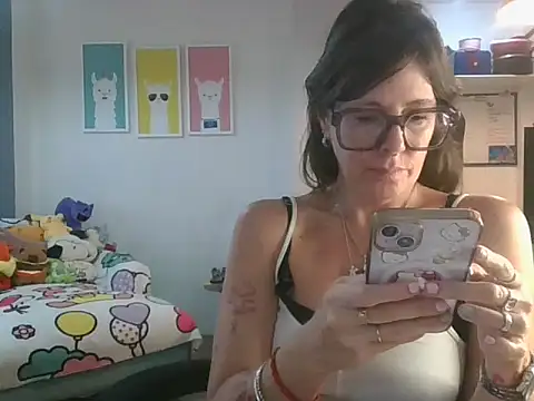 Snapshot of Calentandote chatting on 7, 4, 2026 Calentandote online show from 7, 4, 2026