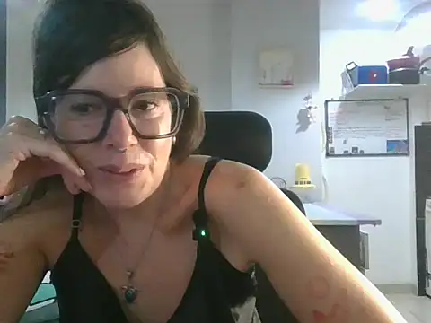 Snapshot of Calentandote chatting on 16, 4, 2026 Calentandote online show from 16, 4, 2026