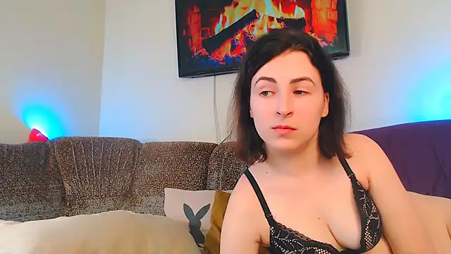 Caroline1995 online show from 9, 3, 2025