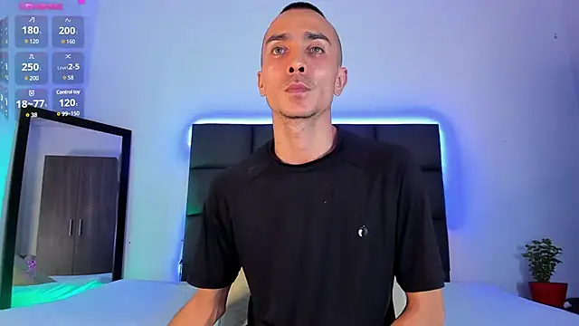 Snapshot of steven_hott8 chatting on 8, 2, 2025 steven hott8 online show from 8, 2, 2025