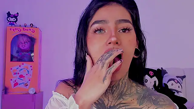 shadowcatt  online show from 5, 11, 2025