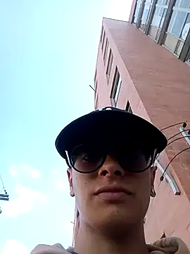 Cuervo maniaco online show from 17, 12, 2024