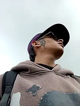 Cuervo maniaco online show from 8, 1, 2025