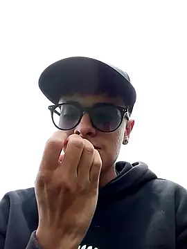 Cuervo maniaco online show from 24, 2, 2025