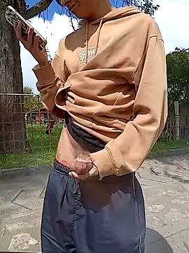 Cuervo maniaco online show from 8, 11, 2025