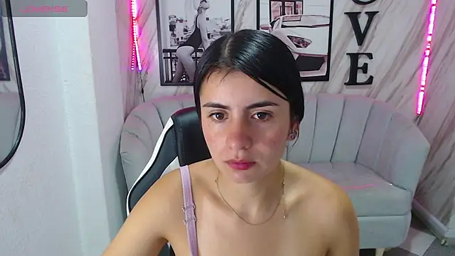Snapshot of _samantha_b chatting on 4, 3, 2025 samantha b online show from 4, 3, 2025