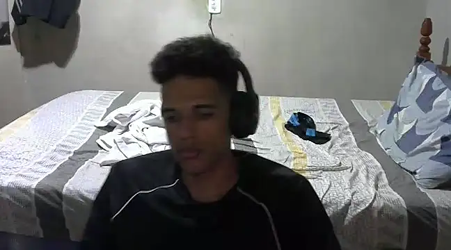 Snapshot of RenziTatte chatting on 10, 12, 2024 RenziTatte online show from 10, 12, 2024